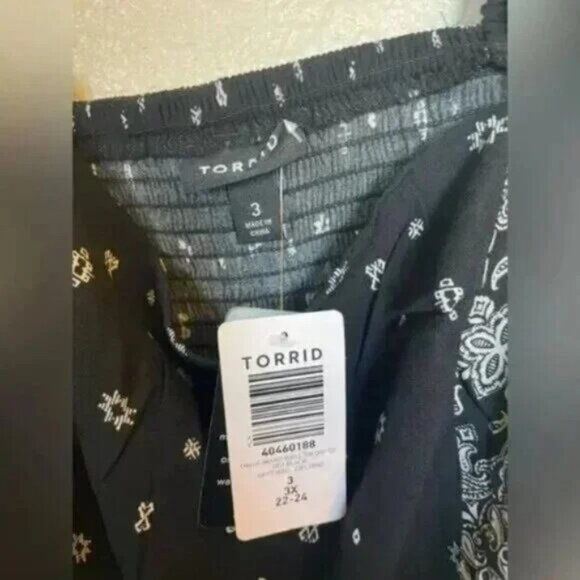 NWT TORRID Challis Smocked Ruffle Trim Crop Top - Picture 2 of 9